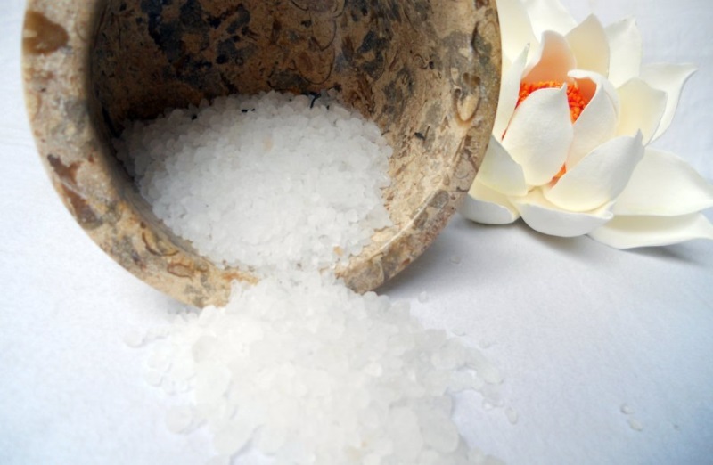 dùng muối chữa hôi nách dùng muối chữa hôi nách