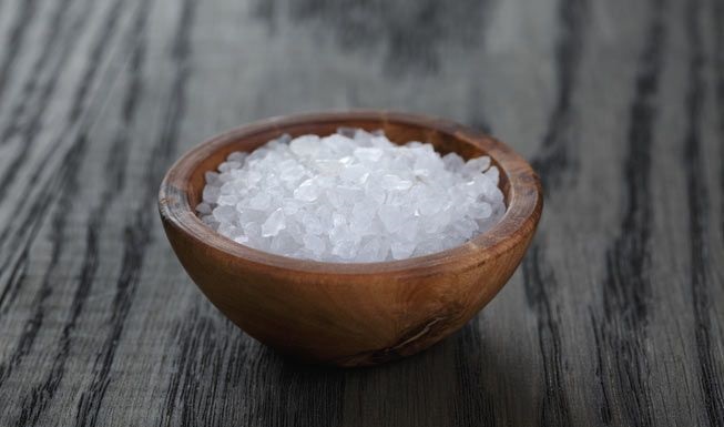 Trị hôi nách dân gian bằng phèn chua Trị hôi nách dân gian bằng phèn chua