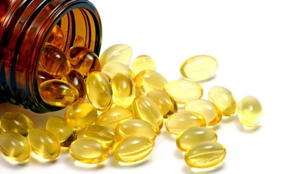 Chỉ 10 phút mỗi ngày trị mụn thâm bằng vitamin E đánh bay vết mụn nhanh nhất - Ảnh 1 Vitamin E giúp <a target='_blank' href='https://www.phunuvagiadinh.vn/cham-soc-da-56'>chăm sóc da</a> hiệu quả, đặc biệt là trị mụn thâm