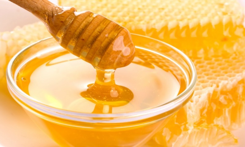 Trị thâm nách bằng mật ong đơn giản tại nhà