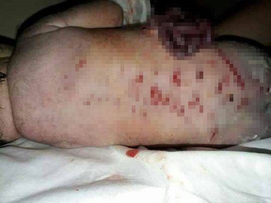 Trót dại mang thai, cô gái trẻ hạ sinh trong toilet rồi dùng kéo sát hại con dã man - Ảnh 2