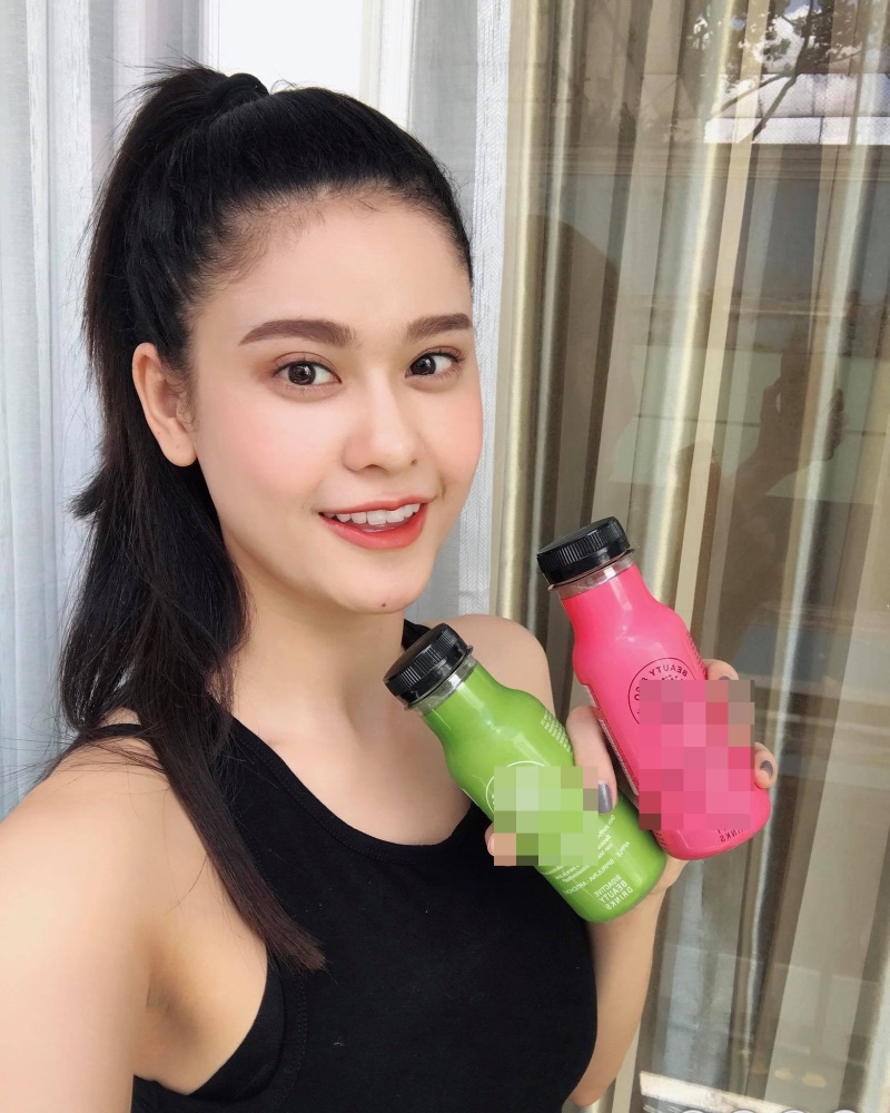 Loạt mỹ nhân Việt kiếm bộn tiền nhờ quảng cáo mỹ phẩm rầm rộ trên Facebook - Ảnh 4 Loạt mỹ nhân Việt kiếm bộn tiền nhờ quảng cáo mỹ phẩm rầm rộ trên Facebook - Ảnh 4