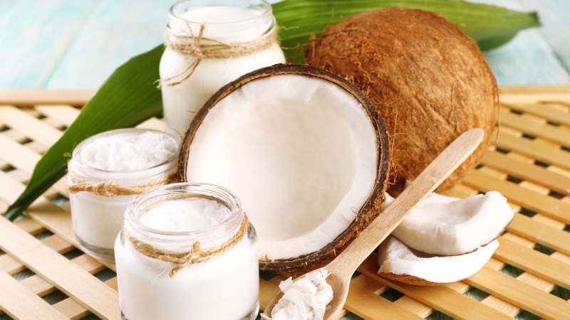 Ủ tóc bằng dầu dừa có tốt không? - Ảnh 1 Lợi ích của việc ủ tóc bằng dầu dừa
