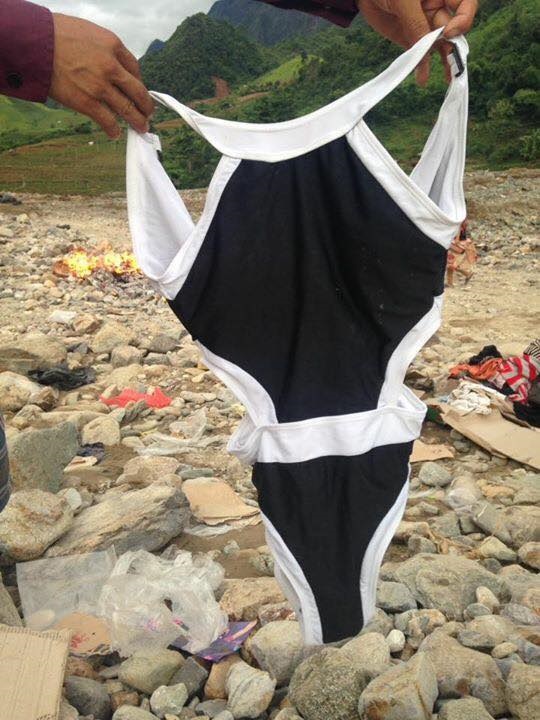 Cư dân mạng tranh cãi gay gắt về việc ủng hộ bà con vùng lũ bằng...bikini - Ảnh 2 Cư dân mạng tranh cãi gay gắt về việc ủng hộ bà con vùng lũ bằng...bikini - Ảnh 2