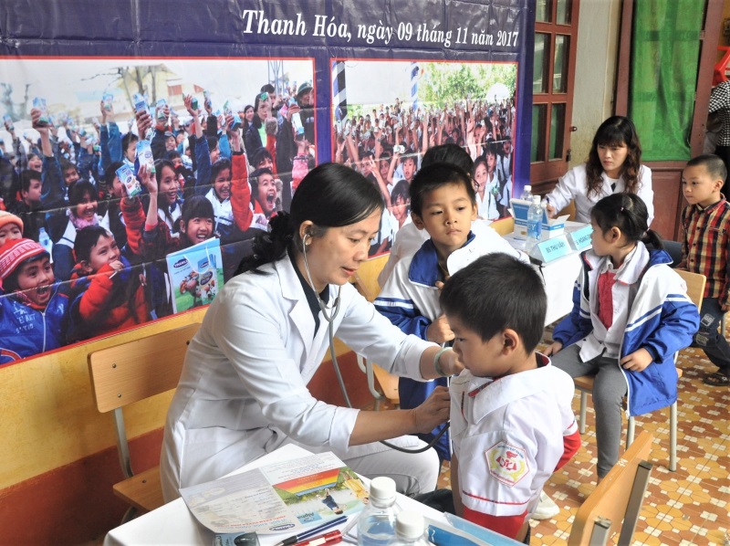 Vinamilk hỗ trợ 3 tỷ đồng cho người dân vùng lũ 3 tỉnh Yên Bái, Hòa Bình và Thanh Hóa - Ảnh 6 Vinamilk hỗ trợ 3 tỷ đồng cho người dân vùng lũ 3 tỉnh Yên Bái, Hòa Bình và Thanh Hóa - Ảnh 6