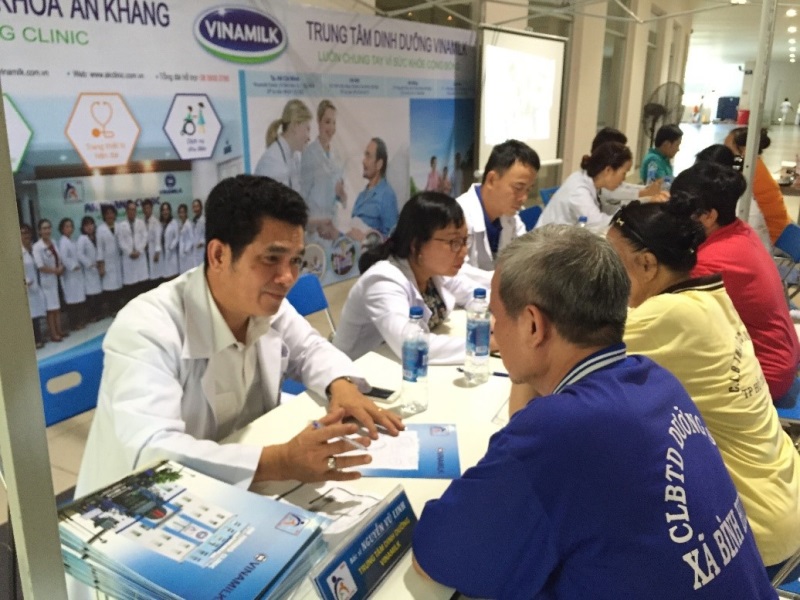 Vinamilk Sure Prevent tiếp tục đồng hành cùng hội thể dục dưỡng sinh TP.HCM chăm sóc sức khỏe cho gần 3.000 người cao tuổi - Ảnh 3 Vinamilk Sure Prevent tiếp tục đồng hành cùng hội thể dục dưỡng sinh TP.HCM chăm sóc sức khỏe cho gần 3.000 người cao tuổi - Ảnh 3