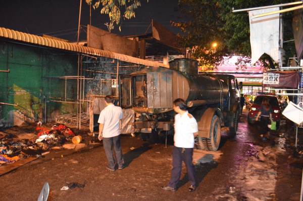 Sài Gòn: Cây xăng bốc cháy ngùn ngụt - Ảnh 3
